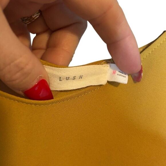 Lush Mustard Yellow Sleeveless High Low Tank Top Blouse Medium - Picture 3 of 4